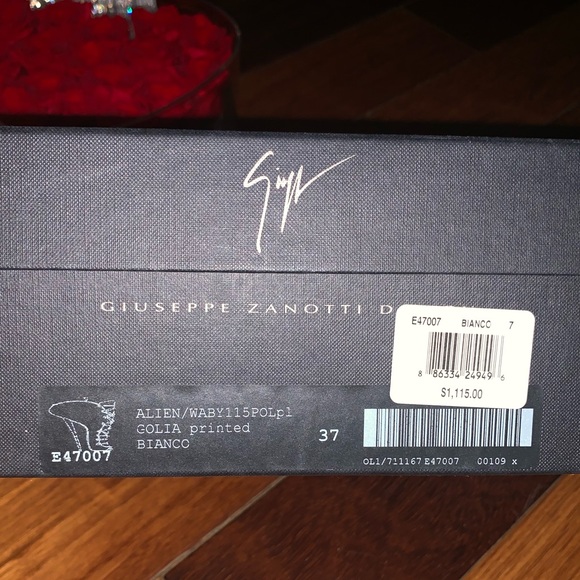 Lace-Up Python Print Giuseppe Zanotti Bootie ♥️ - Picture 8 of 8